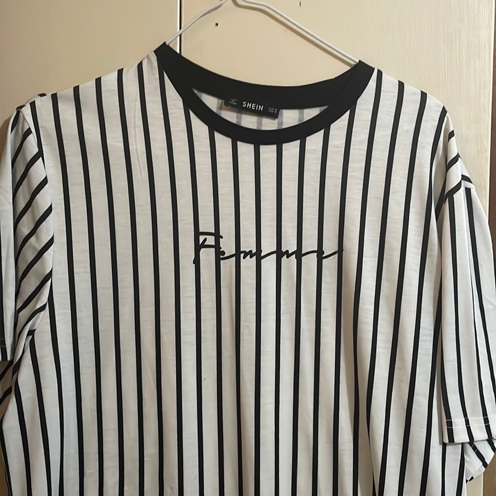 Men medium SHEIN t shirt